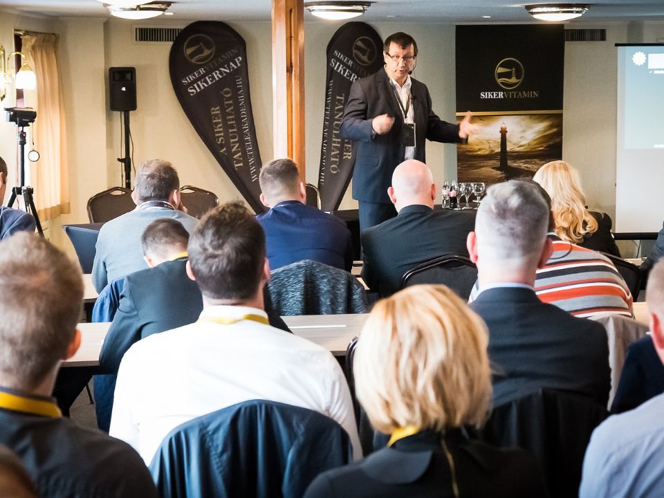 Sikernap - Parajdi István